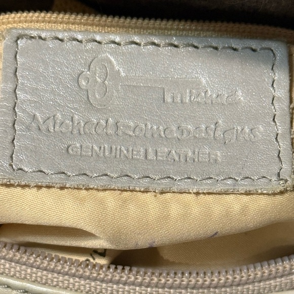 Elegant Cream Genuine Leather Shoulder Bag - Picture 7 of 13